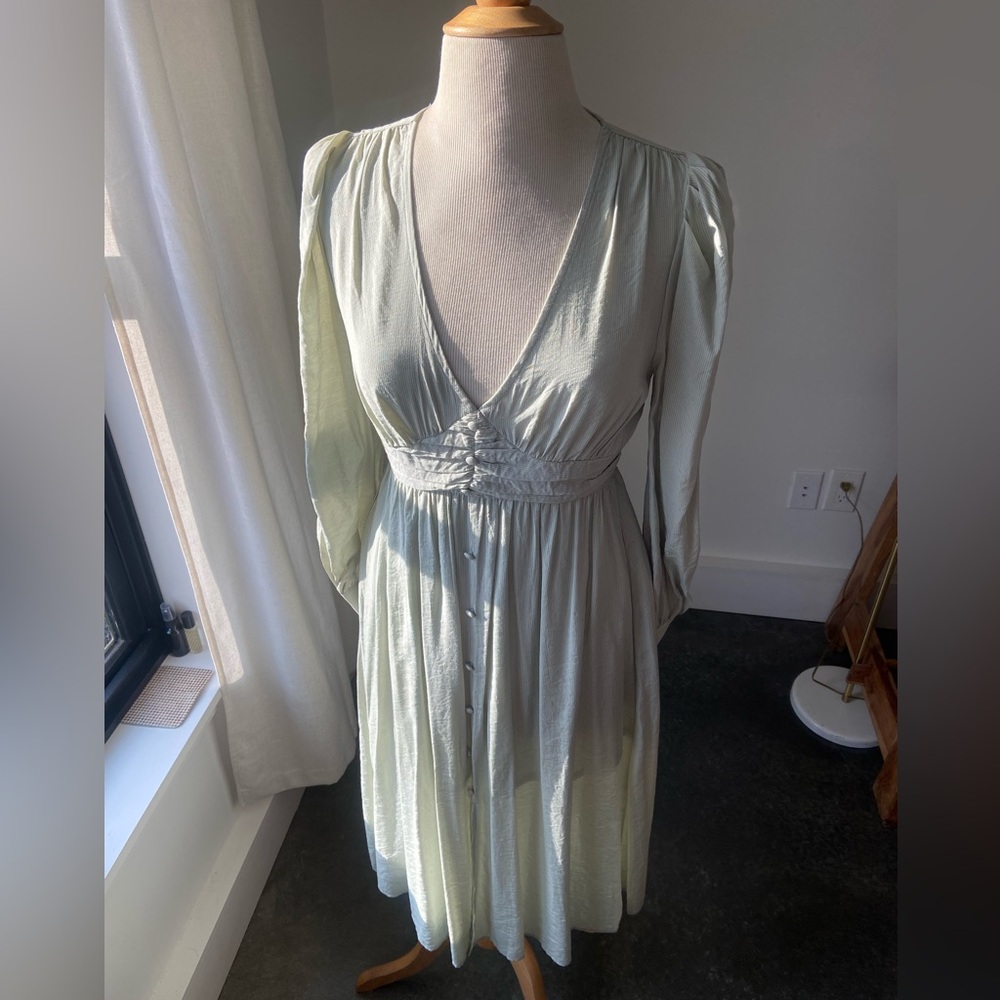 Romantic Milkmaid Style Dress - Picture 3 of 10